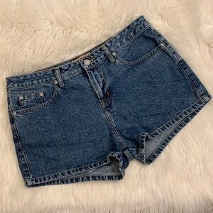 Vintage Z. Cavaricci denim shorts shortie size 31